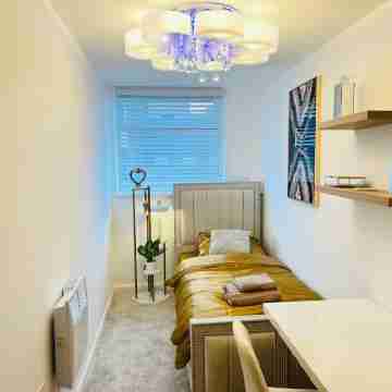 Luxury 4 Bedroom Apartment Rooms