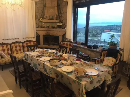 Yıldızlar Evi - Doğayla iç içe Taş Ev