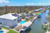 Waterfront Paradise in Englewood, FL – Bring Your Boat and Fishing Rods!