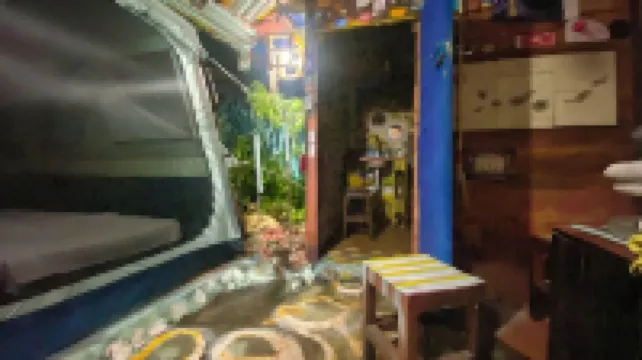 Habitación El Pueblo: cama doble, baño. 2 p. + The Tent: cama doble, baño. 2p.