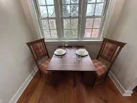 Charming 1-bedroom apartment in Old Town Warrenton, walkable to Main Street Hotels in Warrenton