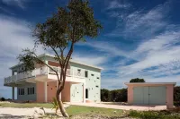 Sephora House 4 Bedroom Home Hotels in 