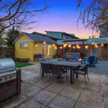 Luxury Family Retreat! ~ PacMan ~ Peloton ~ DogsOK Hotel Exterior