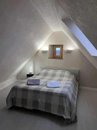 Large fully-equipped apartment 3 bedrooms 3 double beds 2 bathrooms