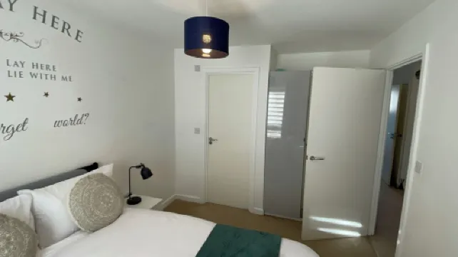 New Modern 3-Bed Home FREE Parking5 Stones Ave, Kent, England, DA1 5GS