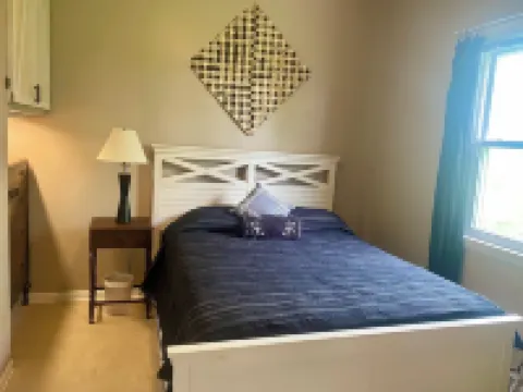 Historic Schoolhouse - Private Yet Central minutes from 480 and the Turnpike Hotels in Streetsboro