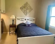 Historic Schoolhouse - Private Yet Central minutes from 480 and the Turnpike Hotels in Streetsboro