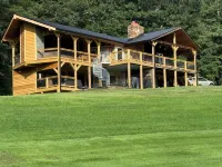 Beautiful Mountain Getaway - Best Deck in the Mountains.