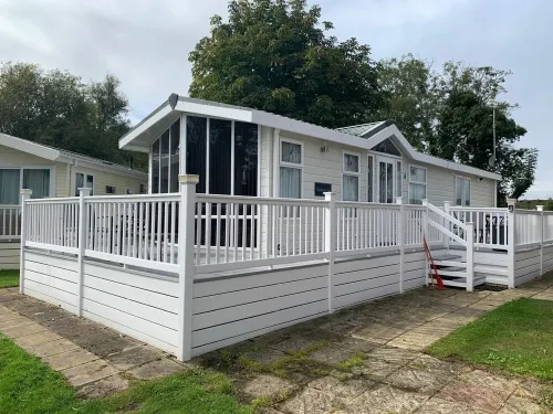 VALENCIA 2 BEDROOMS LAKESIDE LODGE Hotels in Tendring District