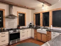 Custom home in the mountains, minutes to all Wilmington has to offer!