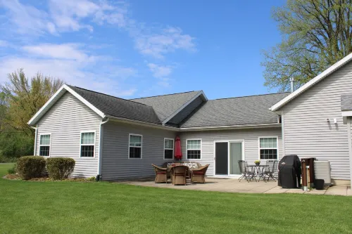 Charming 3-bedroom house: Winona Lake Front Hotels in Warsaw