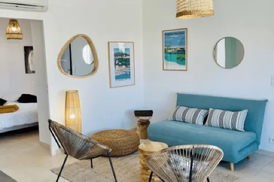 Villa with private pool, lentre_terre_et_mer