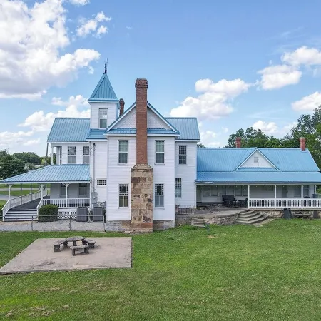 Spacious 4-Bedroom Historical Home w/modern comforts in Old Town McAlester, OK.