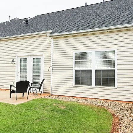 Cozy Hub~Comfortable Simpsonville Home ~Long-Term Stays Welcome ~Community Pool Отели в г. Молдин