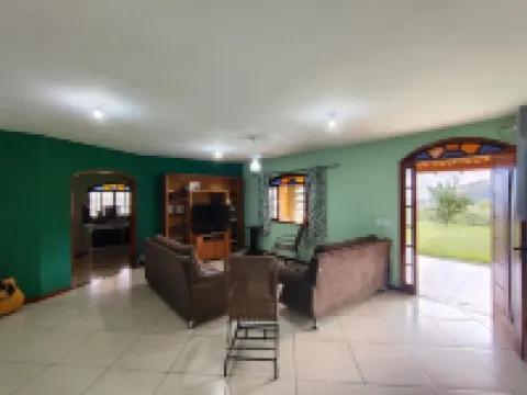 Farm for 13 people, with swimming pool, gourmet area Hotels in Cachoeiras de Macacu