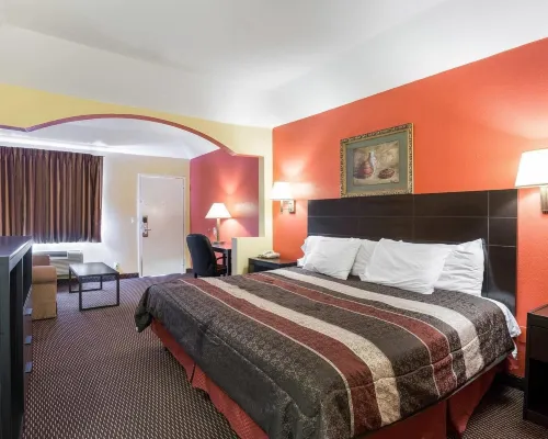 Rodeway Inn & Suites
