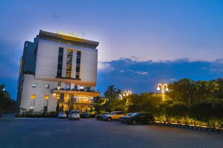 Hotel Saffron Crest Отели в г. Силигри