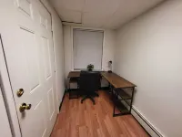 Charming 1-bedroom apartment in cool Troy with WiFi, AC Hotels in Troy