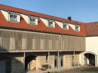 Helle Dachgeschoßwohnung mit Kamin