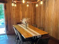 Charming 2-bedroom cabin in enchanting Wadesville with Heat, AC, WiFi, Hot Tub Hotels in Posey County
