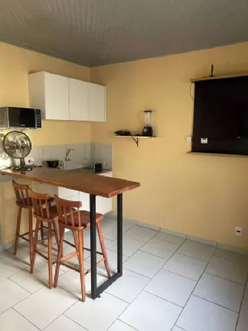 Central house great location close to shopping 1 Hotels in 