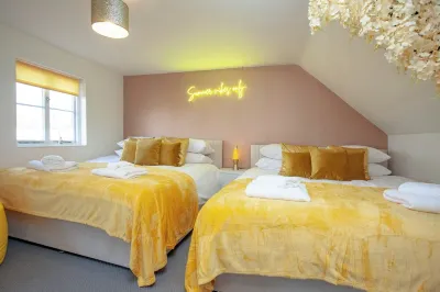 Insta perfect Somerset Kitchen Disco Hotels near Victoria Park