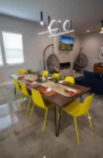 Hot Tub Serenity: A Stellar Stay - 4 b/3b Amazing