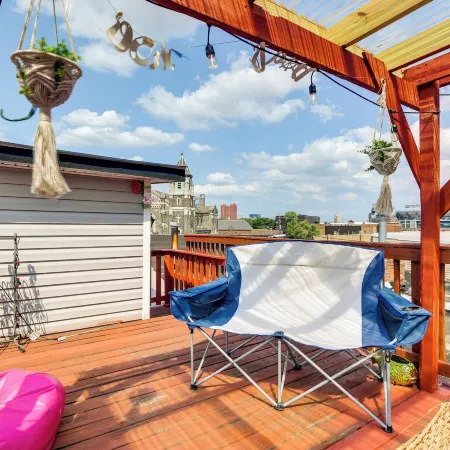Quirky Baltimore Townhome ~ 2 Mi to Inner Harbor