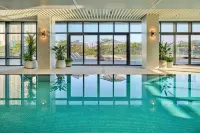 LOTTE HOTELS & RESORTS GIMHAE - Pools