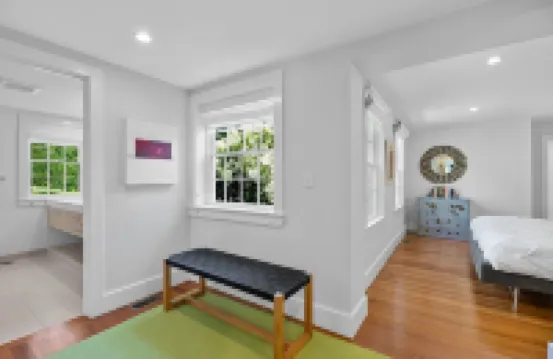 Featured in Boston Globe- fully renovated cape w/ pool & modern barn pool house 奧爾良酒店