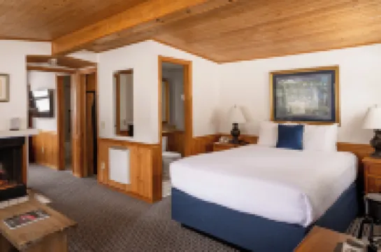 カーメル ファイアプレイス イン カーメル・ビーチ周辺のホテル