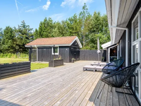 "Ansfried" - 900m from the Sea