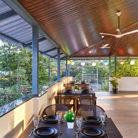 Drizzle Villa with Swimming Pool Near Maapro Garden