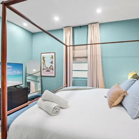 CowboyPool, MiniGolf, Arcade, Firepit, PingPong! Hallandale Beach Gem Hotels in Hallandale Beach