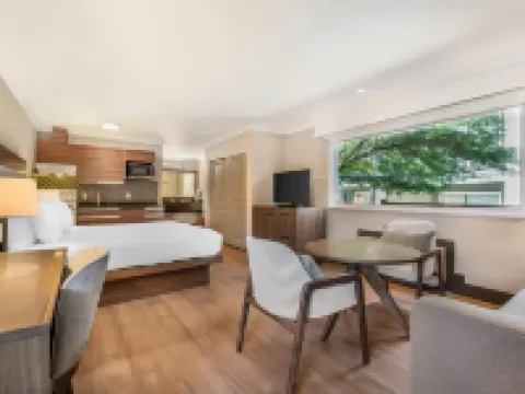 ベストウェスタン プラス バーナビー ホテル バーナビーのホテル