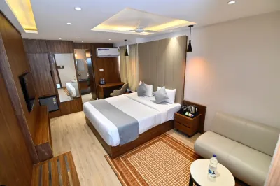 Carry Plus Hotel Hotel dekat Saket Garden