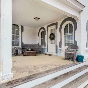 Historic Brookfield Farm Home ~ 14 Mi to Milwaukee