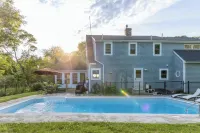 Home 2 Mi to Mashpee Commons! Pool and Screened Deck - Pools