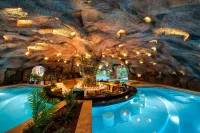 Regnum The Crown - Beach resorts