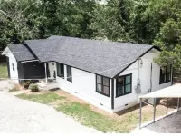 The Mayor • Huge Kids Space • Near Lake & Rivers Hotels in Sequoyah County