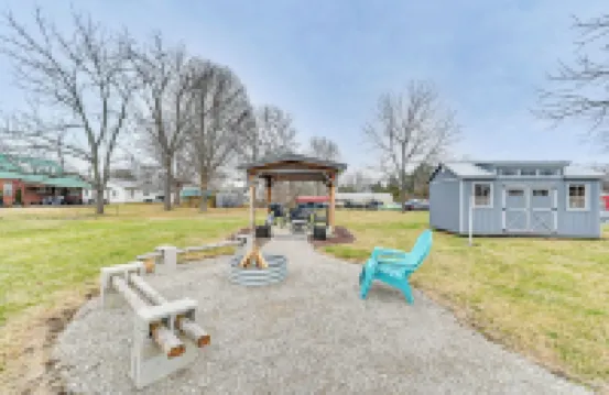 Charming Cave City Vacation Rental w/ Fire Pit!