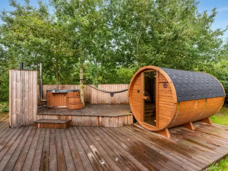 "Liutulf" - 350m to the Fjord