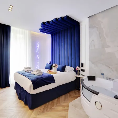 Suberb Suite with Jacuzzi Le Marais Beaubourg