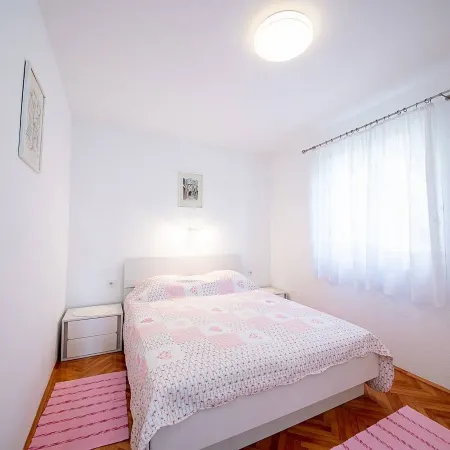 Apartments Magdalena - Standard Apartment with Terrace and Sea View (A2)