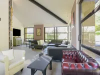 Picturesque villa with swimming pool - 2성급
