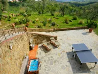 Farmhouse in Vinci with Pool and Tuscan Views