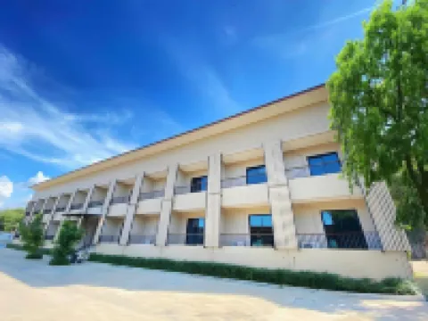 โรงแรมไม้หอมวิลล่า โรงแรมใกล้ศาลเจ้าพ่อเทพารักษ์-เจ้าแม่ทับทิม