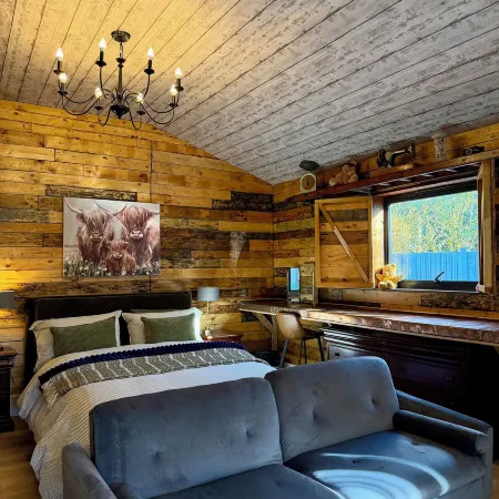 Willow Court Farm Studio West & Petting Farm, 8 Mins to Legoland & Windsor, 15 Mins to Lapland UK