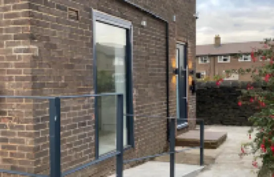 2 Bed Apartment Sleeps 3 -Smart Tv -Private Garden