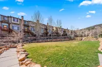 Spacious home with over 2200 sq. ft. Hotels near Utah Olympic Park